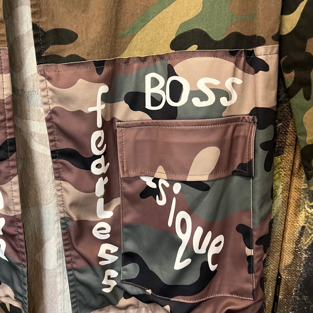 CAMO Trench Coat "There's Nothing Like a SISTAH" Graffiti Jacket Street Wear - Picture 3 of 11
